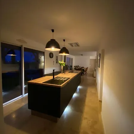 Paisible Avec Piscine
