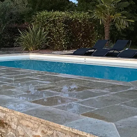 Paisible Avec Piscine *