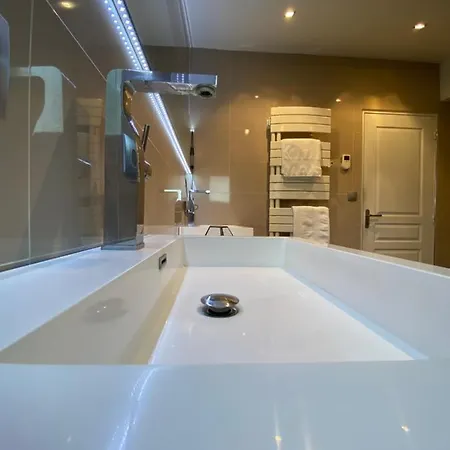 Paisible Avec Piscine *