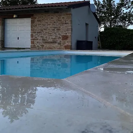 Paisible Avec Piscine Nyaraló