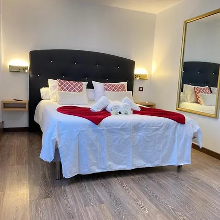 Paisible Avec Piscine Figeac